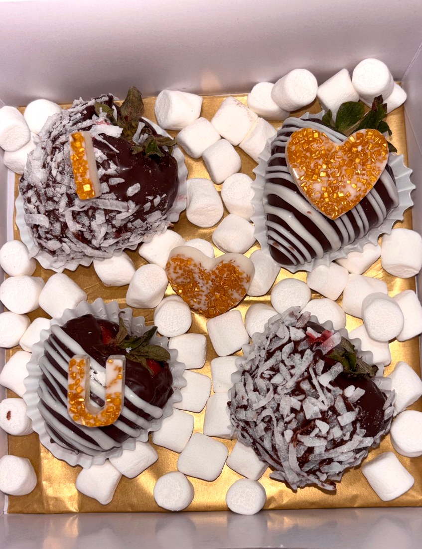 Sweet Elegance by Chapis custom dipped treat box