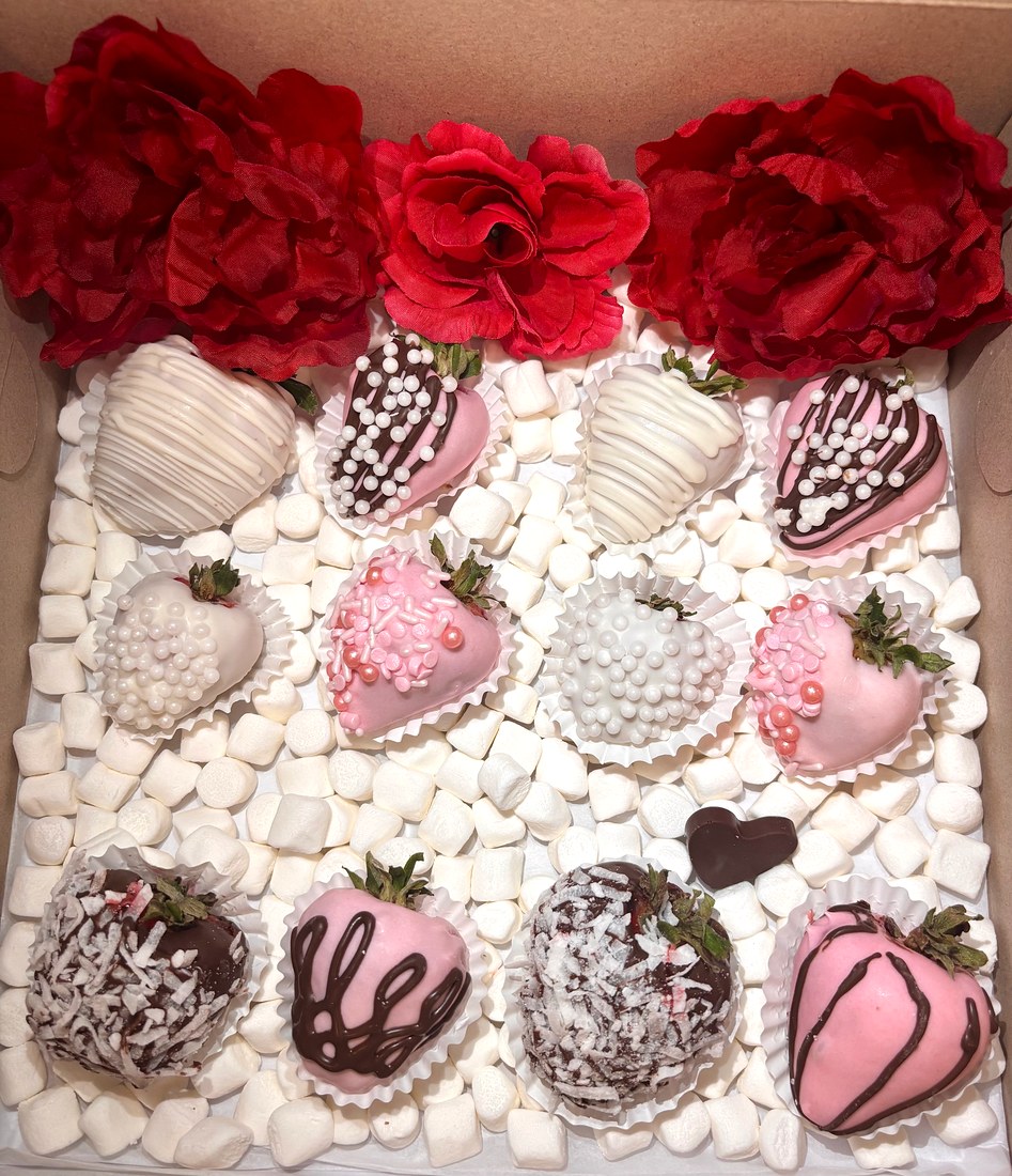 Sweet Elegance by Chapis custom dipped treat box