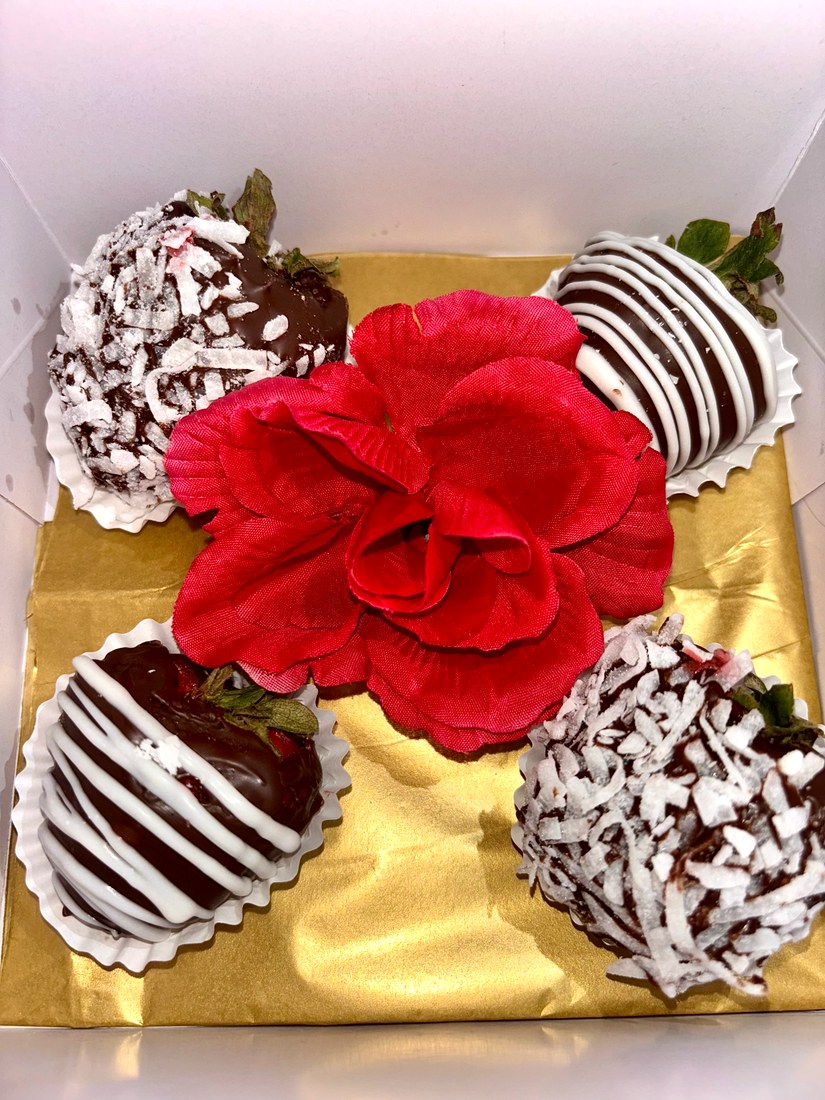 Sweet Elegance by Chapis custom dipped treat box